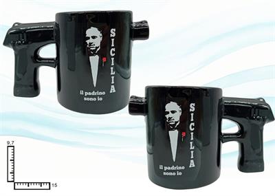 MUG NERO MAN.PISTOLA CERAMICA SICILIA CM15X8.2X9.7H