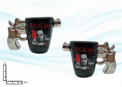 MUG NERO MAN.PISTOLA TAMB.CERAMICA SICILIA CM16.5X7X9H