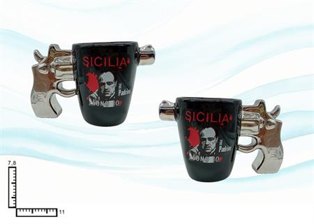 MUG NERO MAN.PISTOLA TAMB.CERAMICA SICILIA CM11X5.5X7.8H